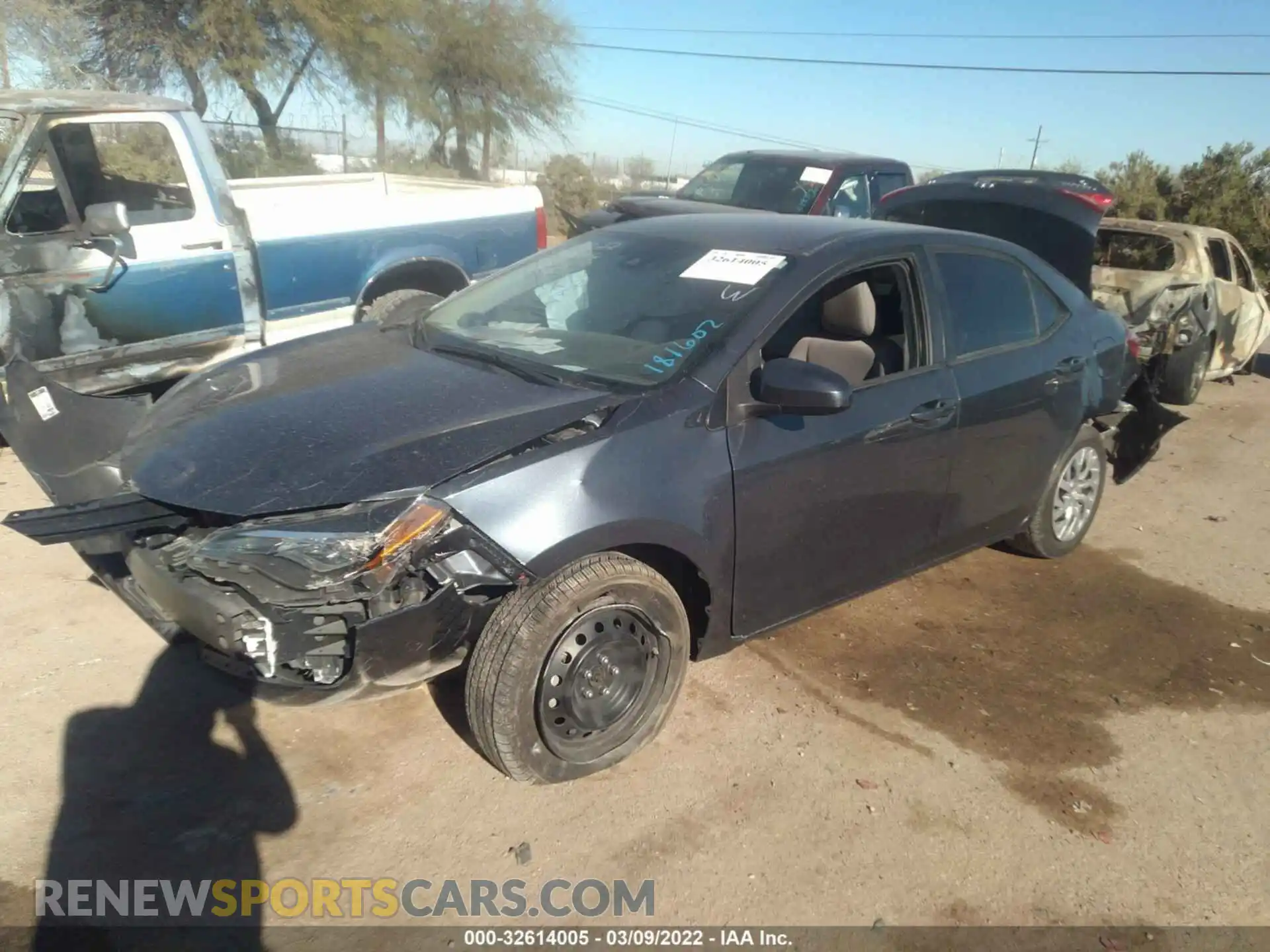 2 Photograph of a damaged car 2T1BURHE6KC181602 TOYOTA COROLLA 2019