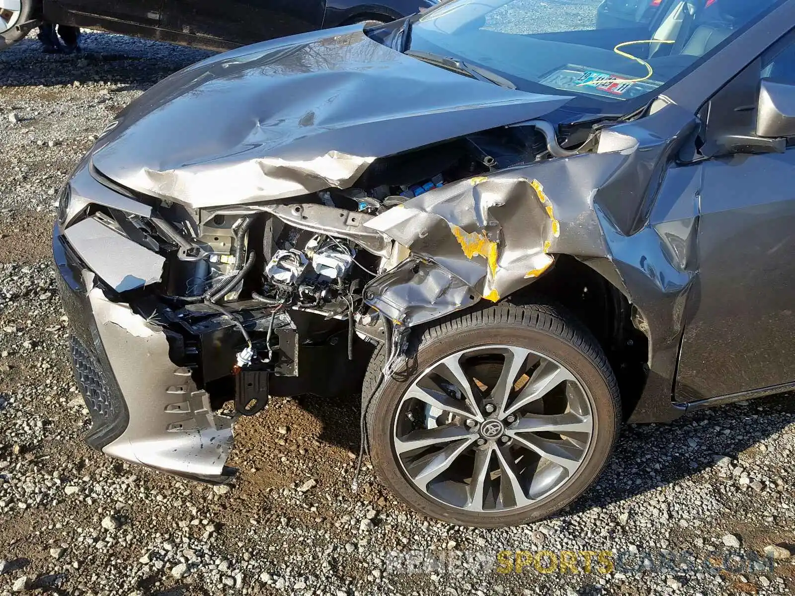 9 Photograph of a damaged car 2T1BURHE6KC195841 TOYOTA COROLLA 2019