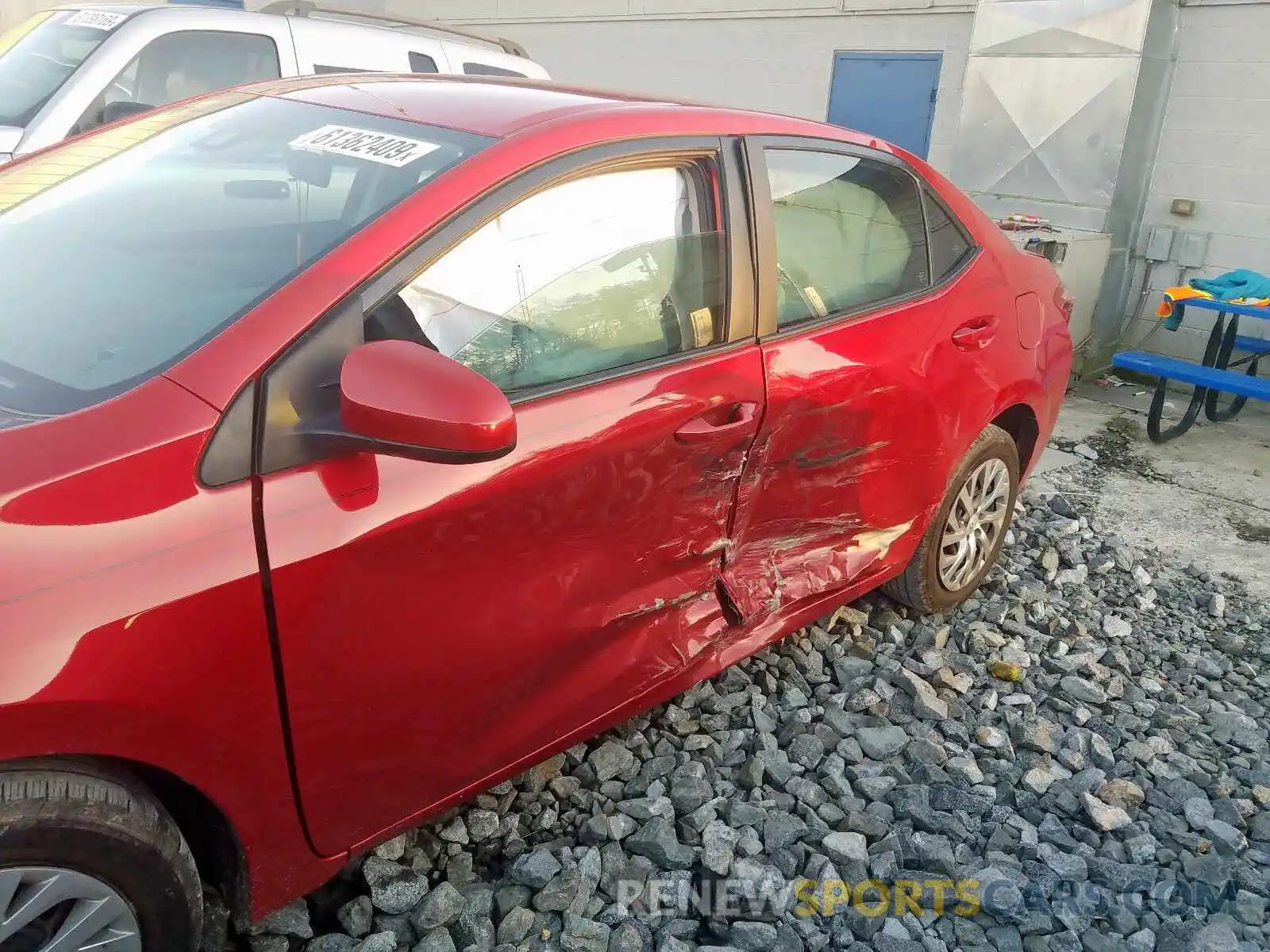 9 Photograph of a damaged car 2T1BURHE6KC199694 TOYOTA COROLLA 2019