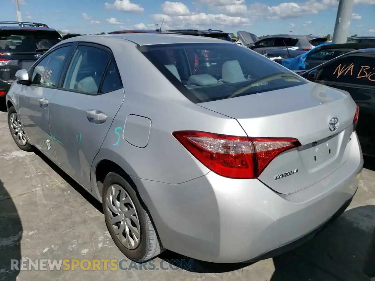 3 Photograph of a damaged car 2T1BURHE6KC212850 TOYOTA COROLLA 2019