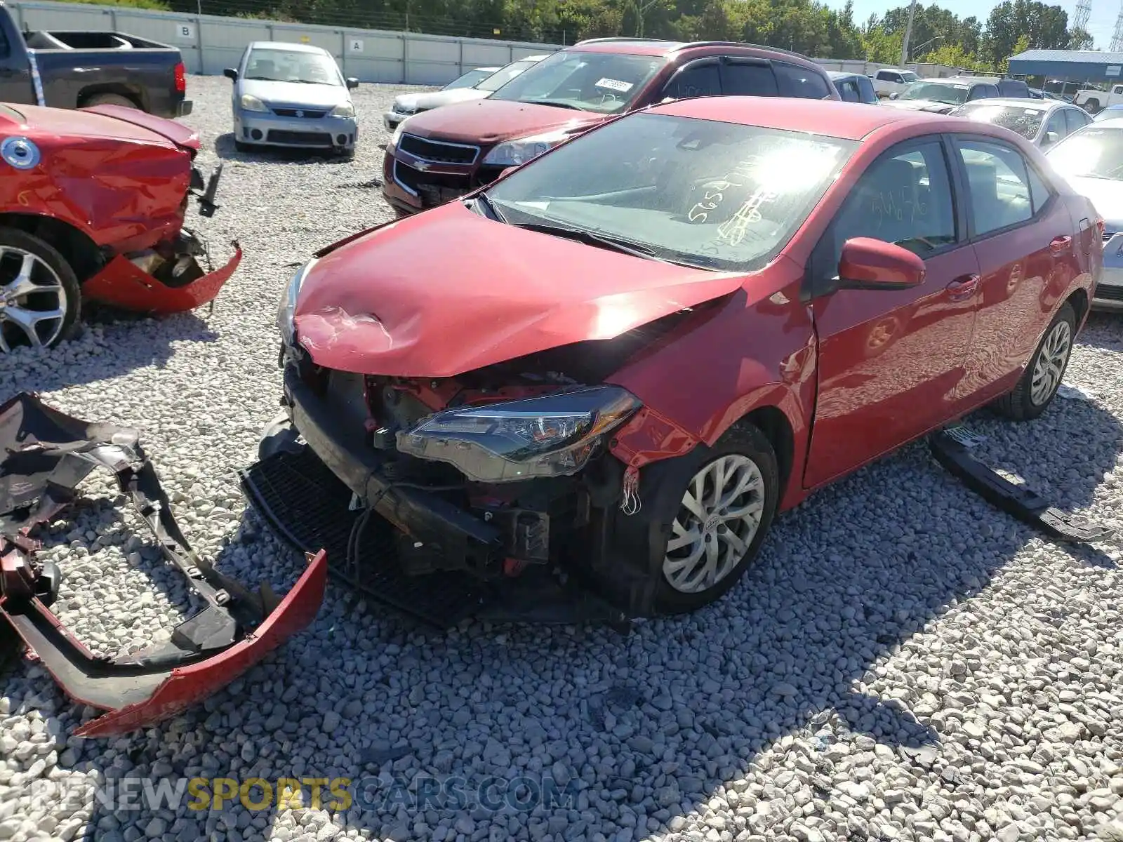 2 fotografías del automóvil dañado 2T1BURHE6KC227400 TOYOTA COROLLA 2019