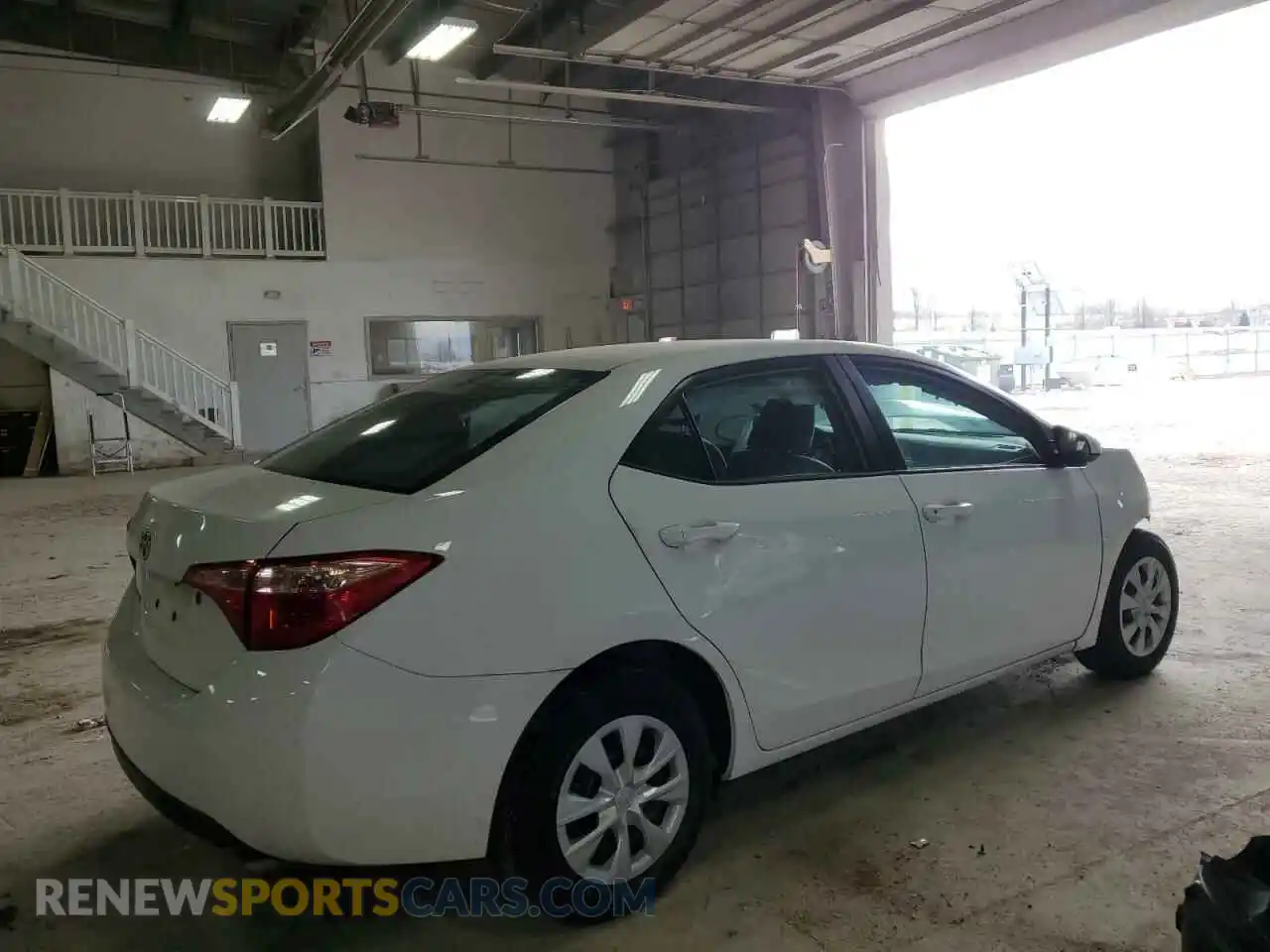 3 Photograph of a damaged car 2T1BURHE6KC236582 TOYOTA COROLLA 2019