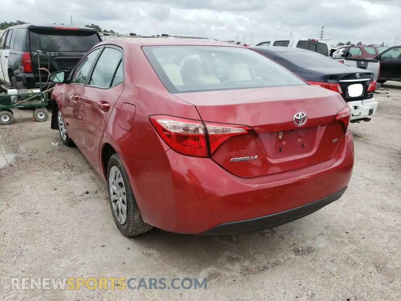 3 Photograph of a damaged car 2T1BURHE6KC239661 TOYOTA COROLLA 2019