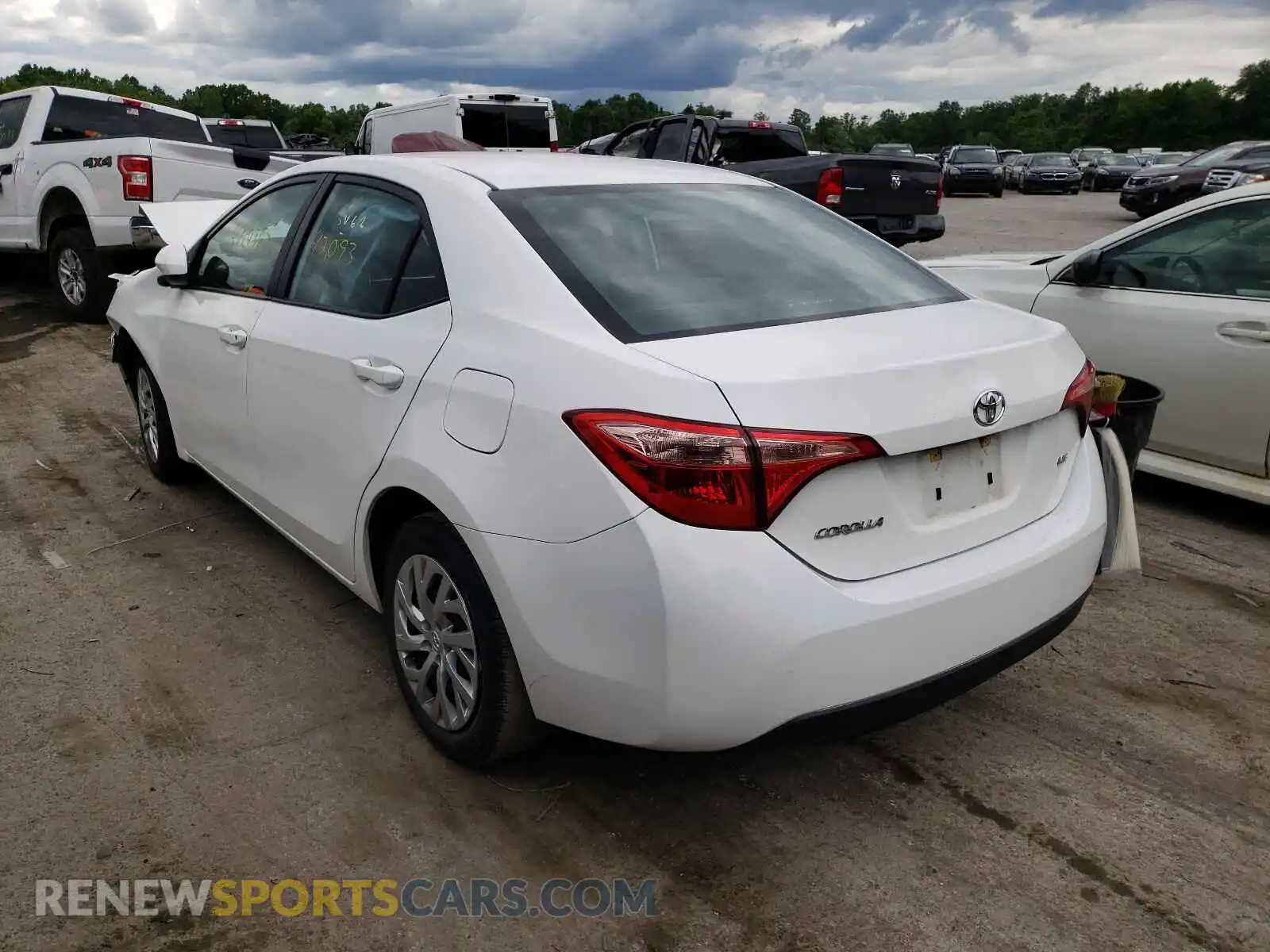 3 Photograph of a damaged car 2T1BURHE6KC240826 TOYOTA COROLLA 2019