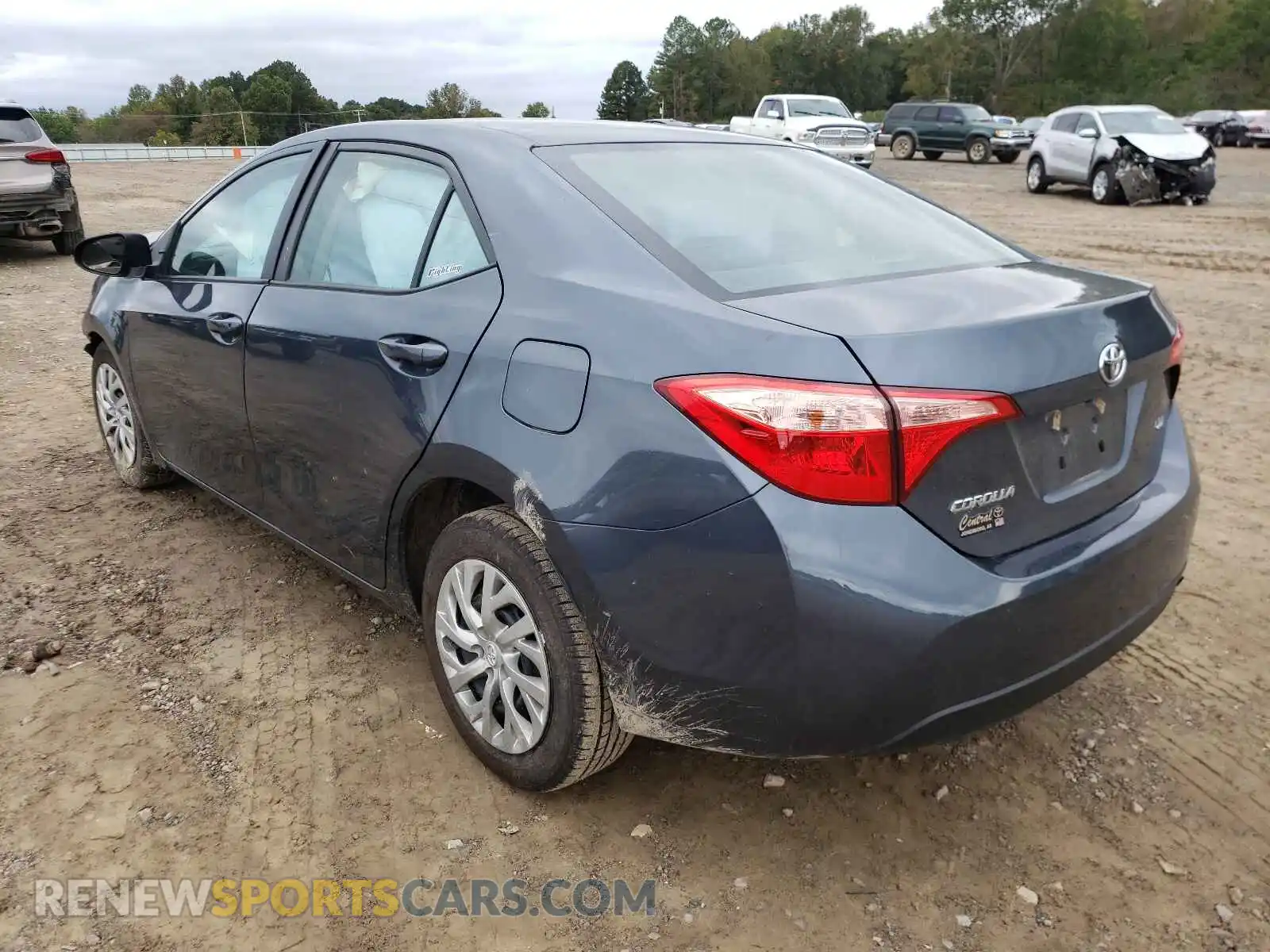 3 Photograph of a damaged car 2T1BURHE6KC242592 TOYOTA COROLLA 2019