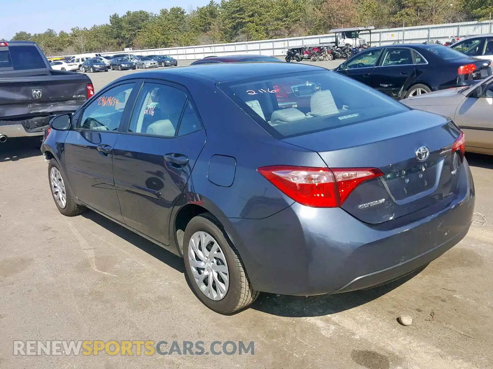 3 Photograph of a damaged car 2T1BURHE7KC126964 TOYOTA COROLLA 2019