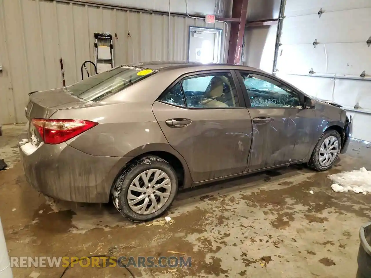 3 Photograph of a damaged car 2T1BURHE7KC127516 TOYOTA COROLLA 2019