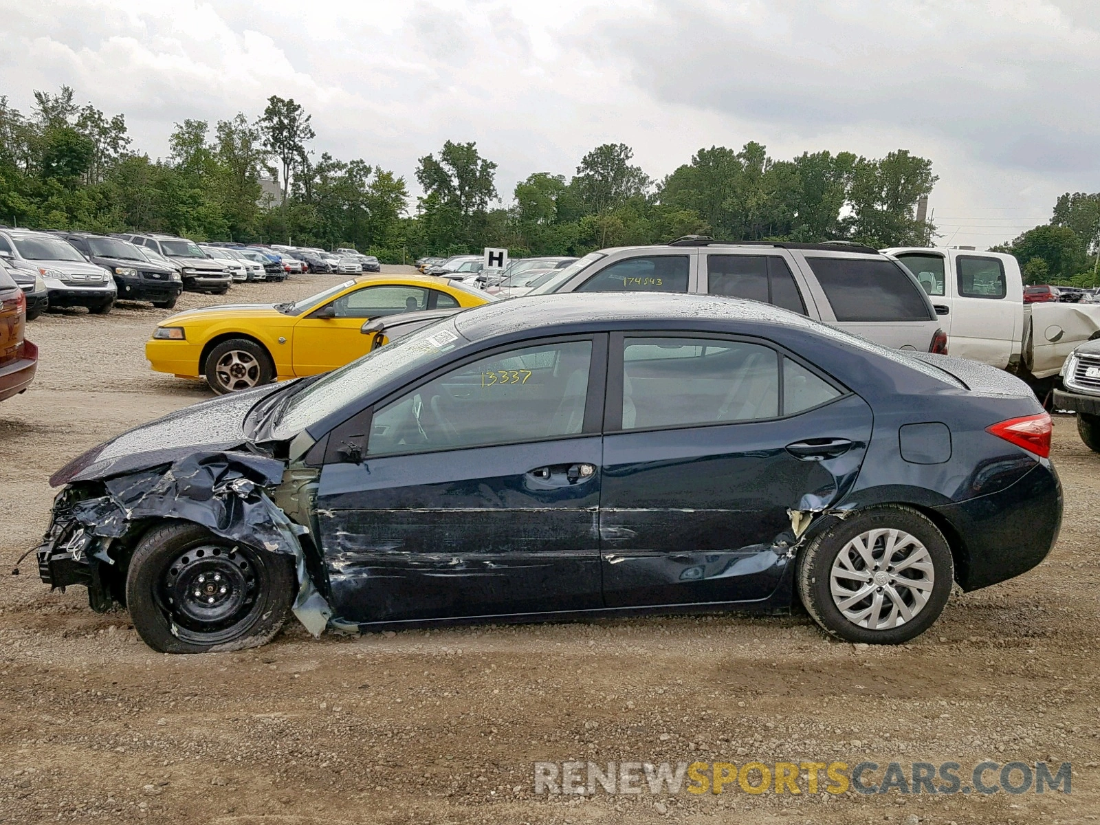9 Photograph of a damaged car 2T1BURHE7KC128133 TOYOTA COROLLA 2019