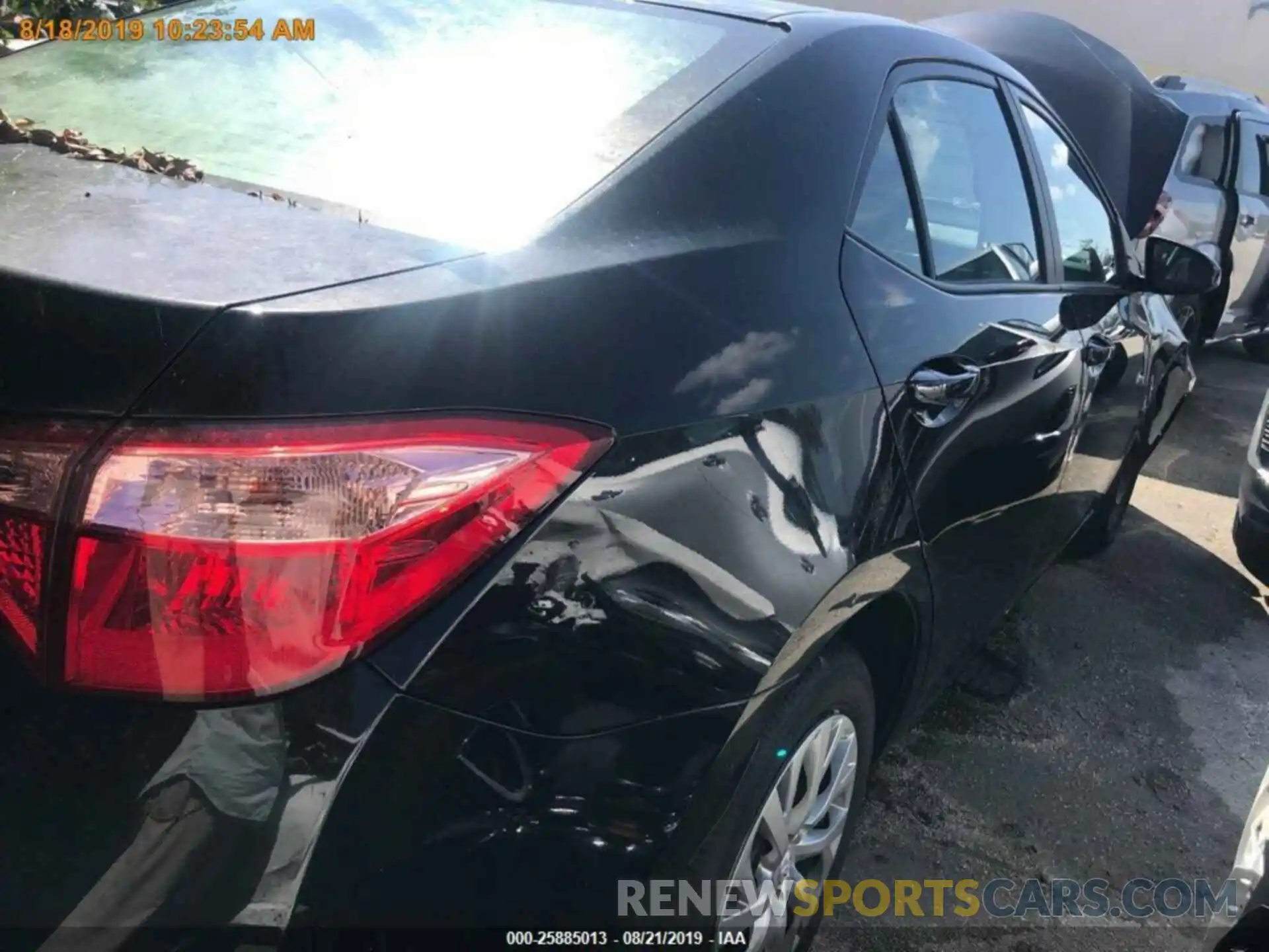 11 Photograph of a damaged car 2T1BURHE7KC148415 TOYOTA COROLLA 2019