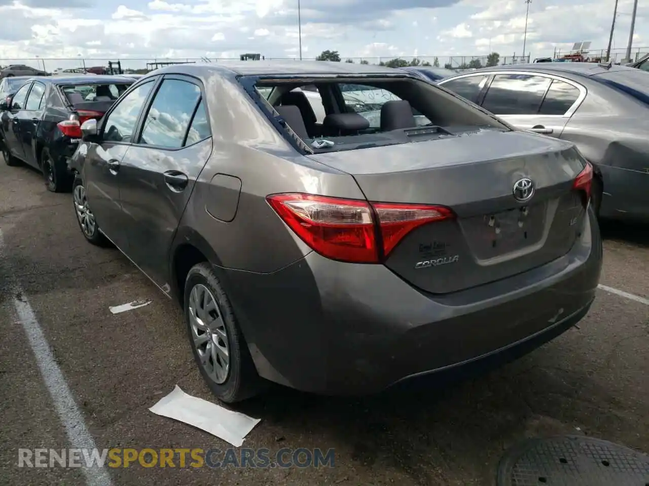 3 Photograph of a damaged car 2T1BURHE7KC149483 TOYOTA COROLLA 2019