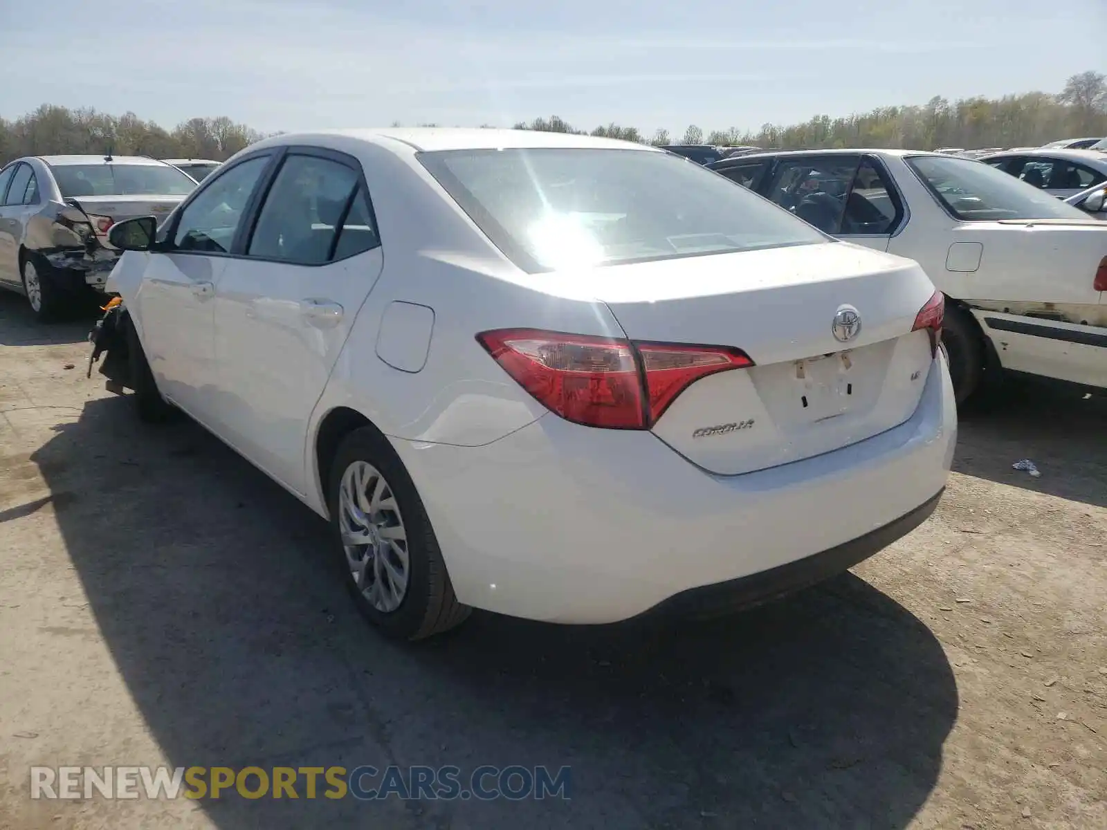 3 Photograph of a damaged car 2T1BURHE7KC160323 TOYOTA COROLLA 2019
