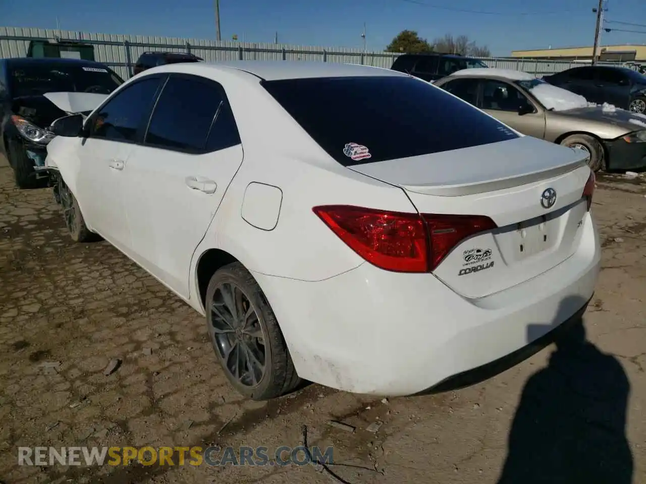 3 Photograph of a damaged car 2T1BURHE7KC169121 TOYOTA COROLLA 2019