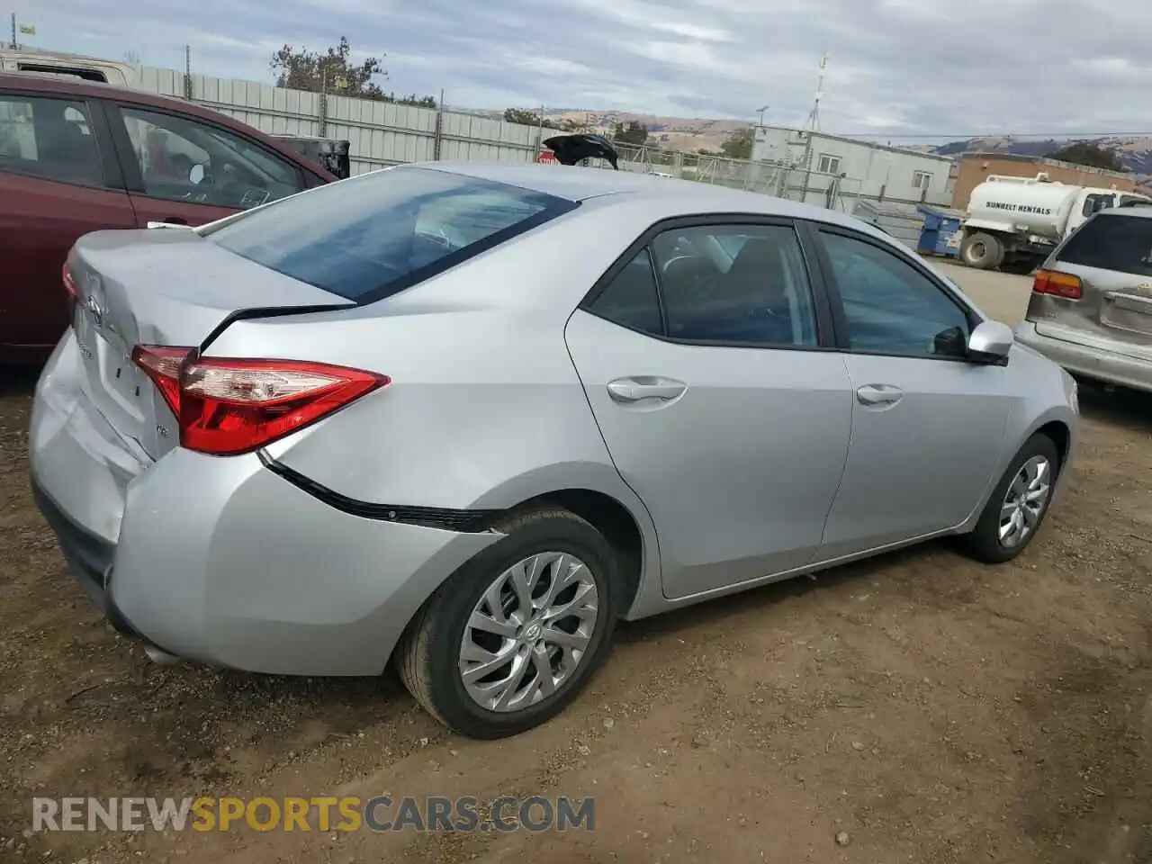 3 Photograph of a damaged car 2T1BURHE7KC202988 TOYOTA COROLLA 2019