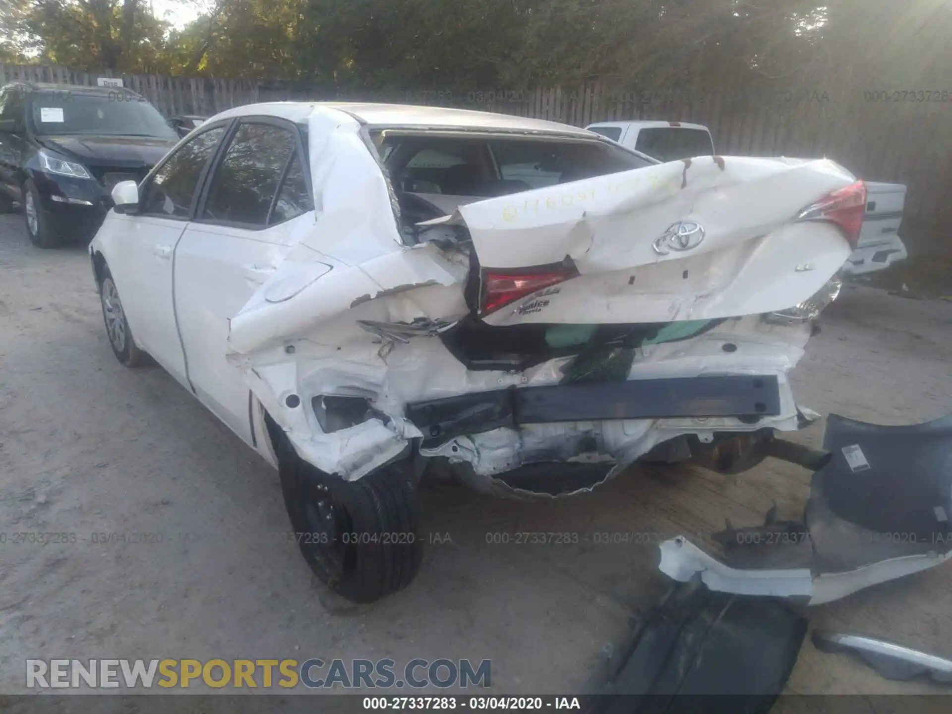 3 Photograph of a damaged car 2T1BURHE7KC205602 TOYOTA COROLLA 2019