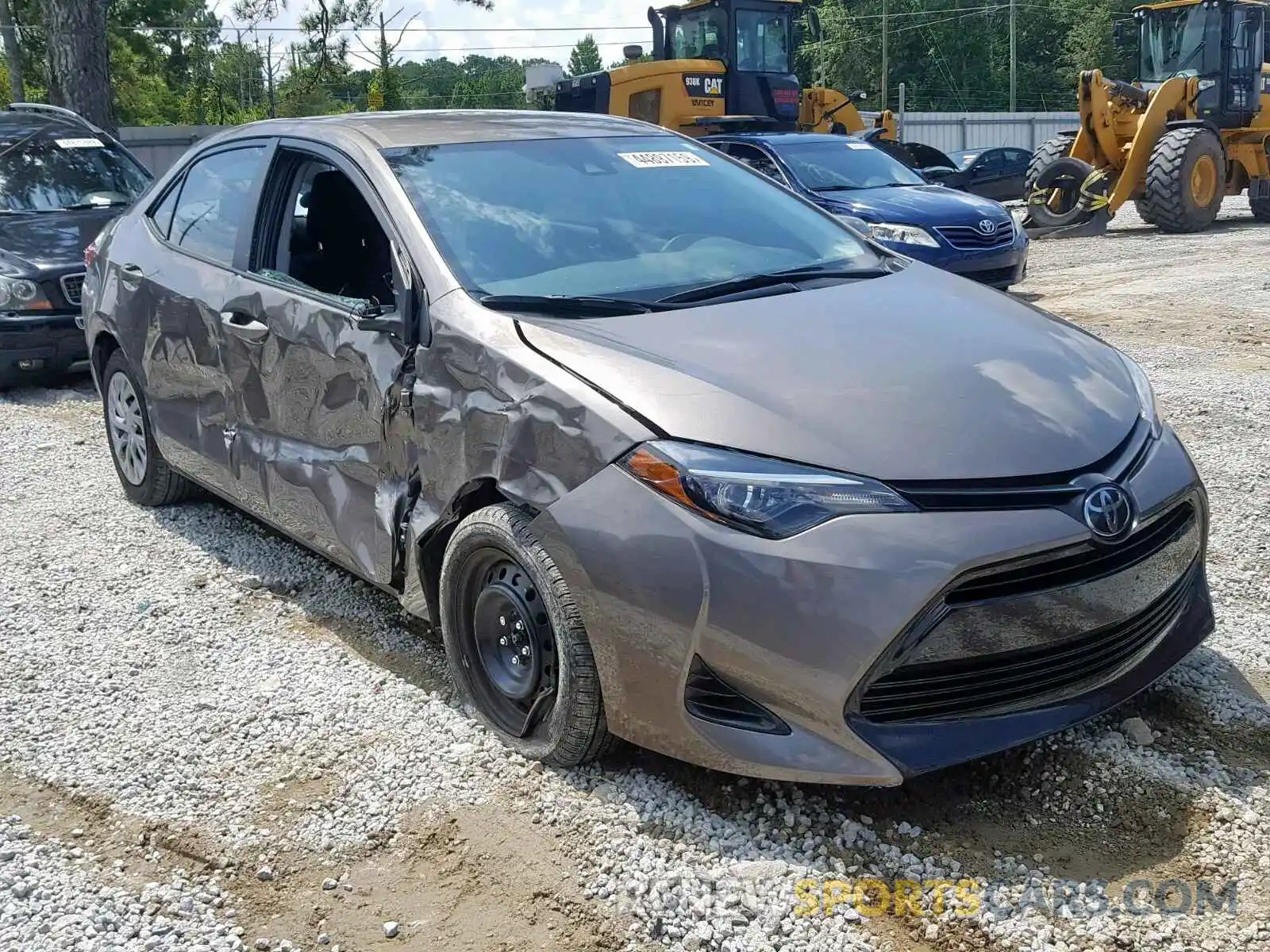 1 Photograph of a damaged car 2T1BURHE7KC205695 TOYOTA COROLLA 2019