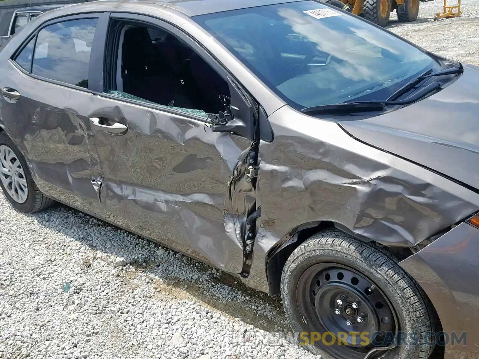 9 Photograph of a damaged car 2T1BURHE7KC205695 TOYOTA COROLLA 2019