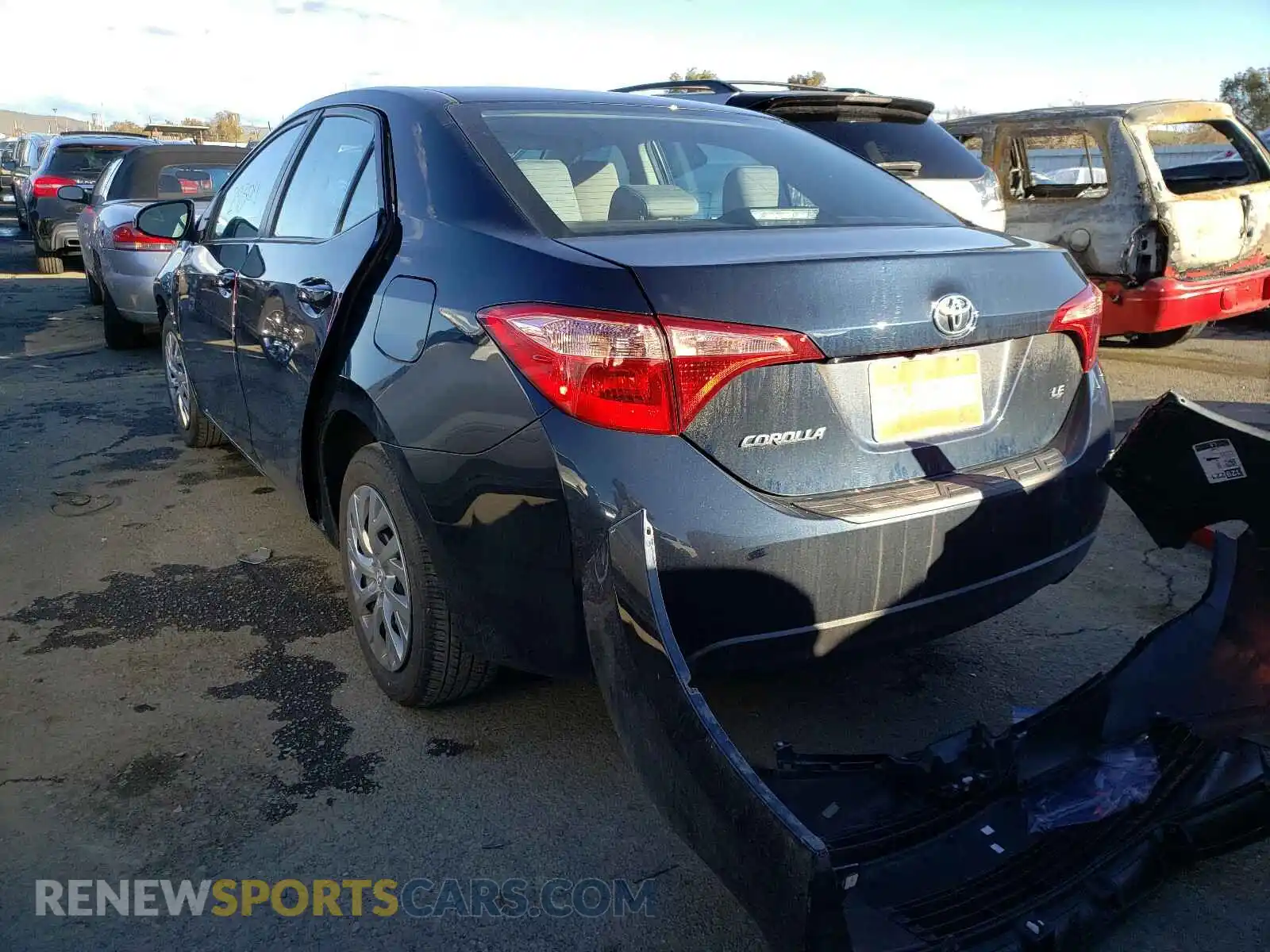 3 Photograph of a damaged car 2T1BURHE7KC218639 TOYOTA COROLLA 2019
