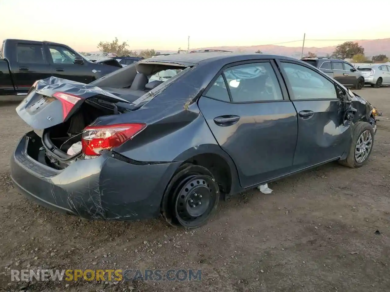3 Photograph of a damaged car 2T1BURHE7KC247171 TOYOTA COROLLA 2019