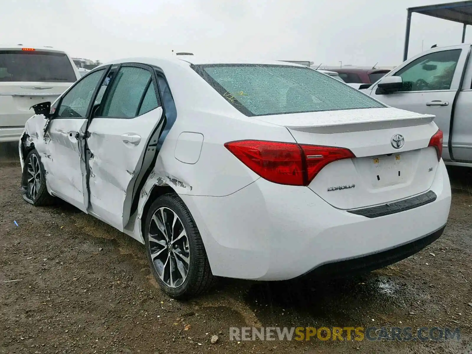 3 Photograph of a damaged car 2T1BURHE8KC136824 TOYOTA COROLLA 2019
