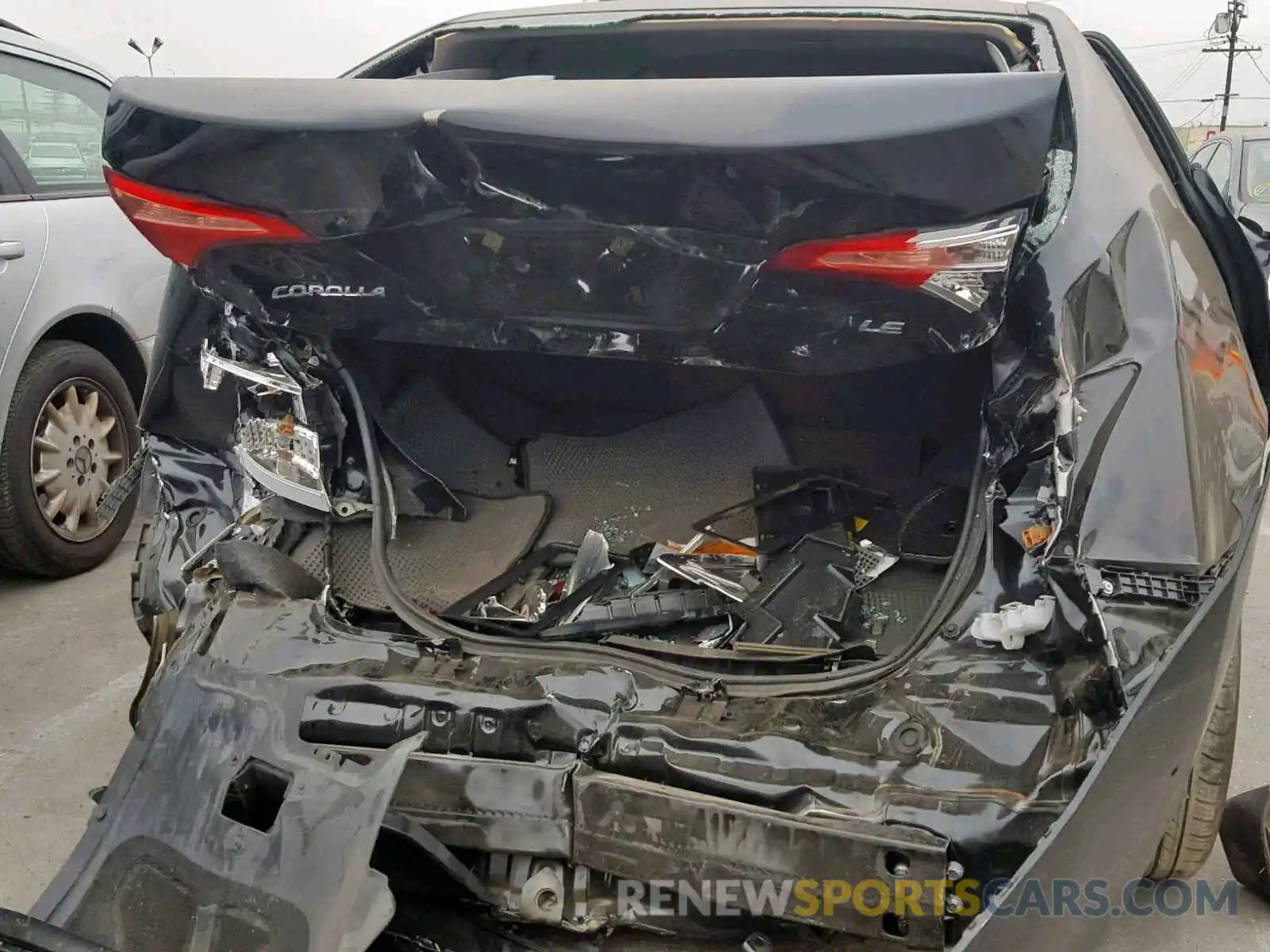 9 Photograph of a damaged car 2T1BURHE8KC139240 TOYOTA COROLLA 2019