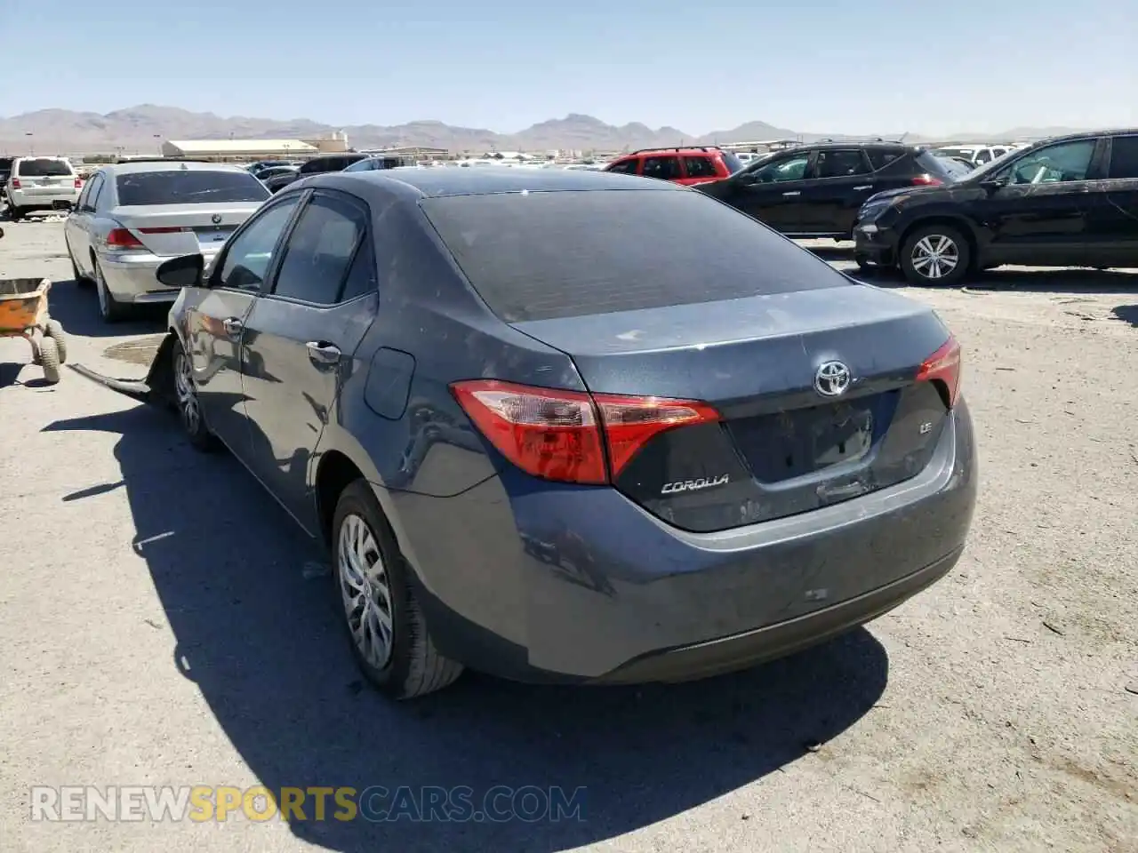 3 fotografías del automóvil dañado 2T1BURHE8KC163327 TOYOTA COROLLA 2019