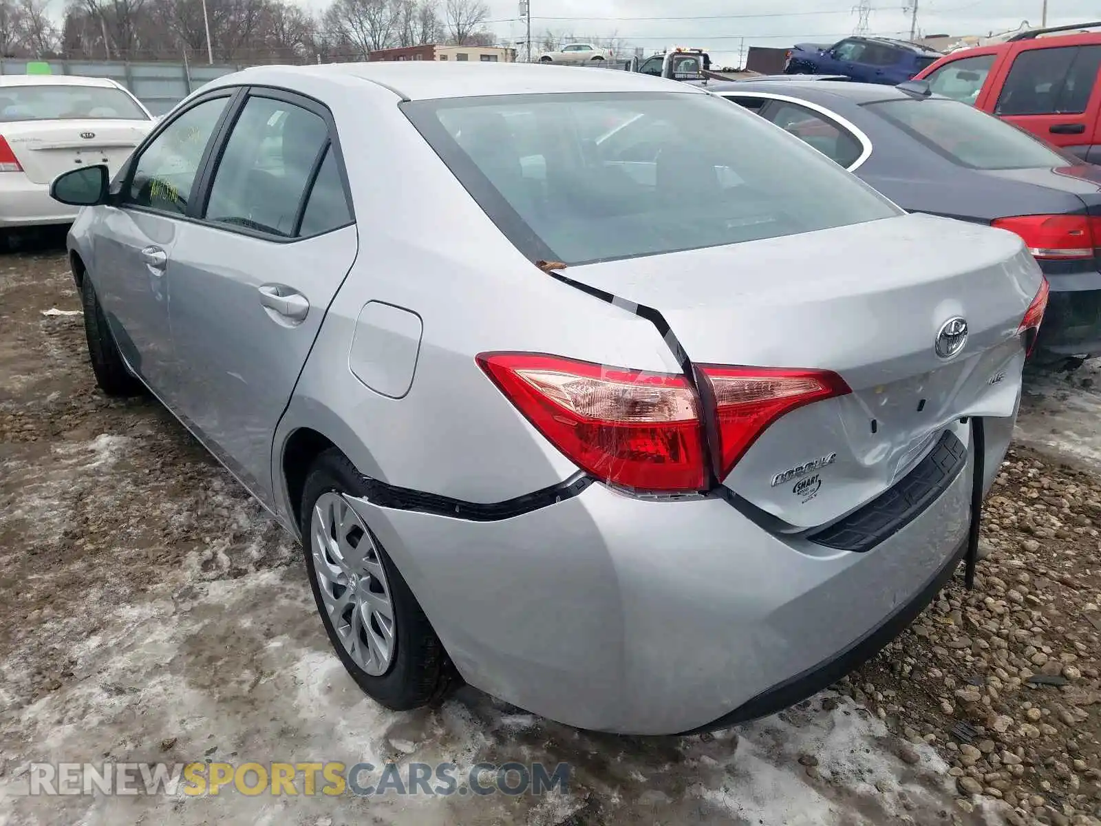 3 Photograph of a damaged car 2T1BURHE8KC164848 TOYOTA COROLLA 2019