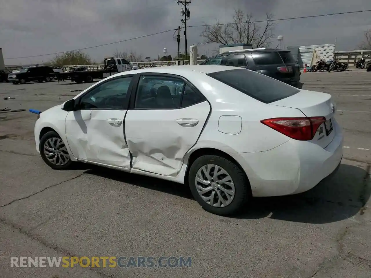 2 Photograph of a damaged car 2T1BURHE8KC173646 TOYOTA COROLLA 2019