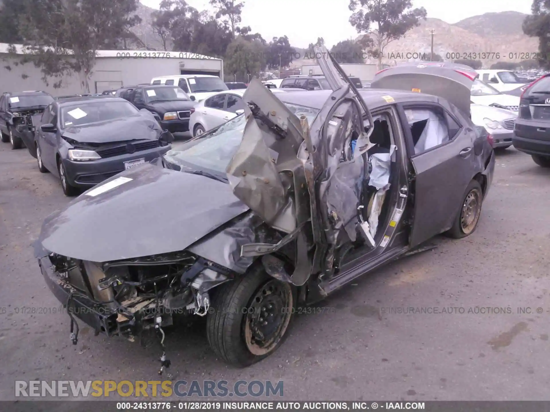 2 Photograph of a damaged car 2T1BURHE8KC180225 TOYOTA COROLLA 2019