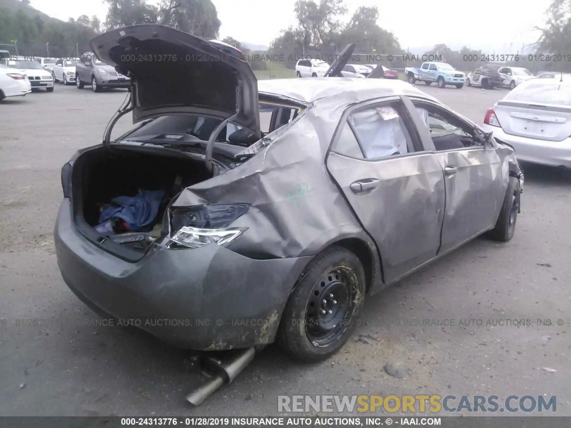 4 Photograph of a damaged car 2T1BURHE8KC180225 TOYOTA COROLLA 2019