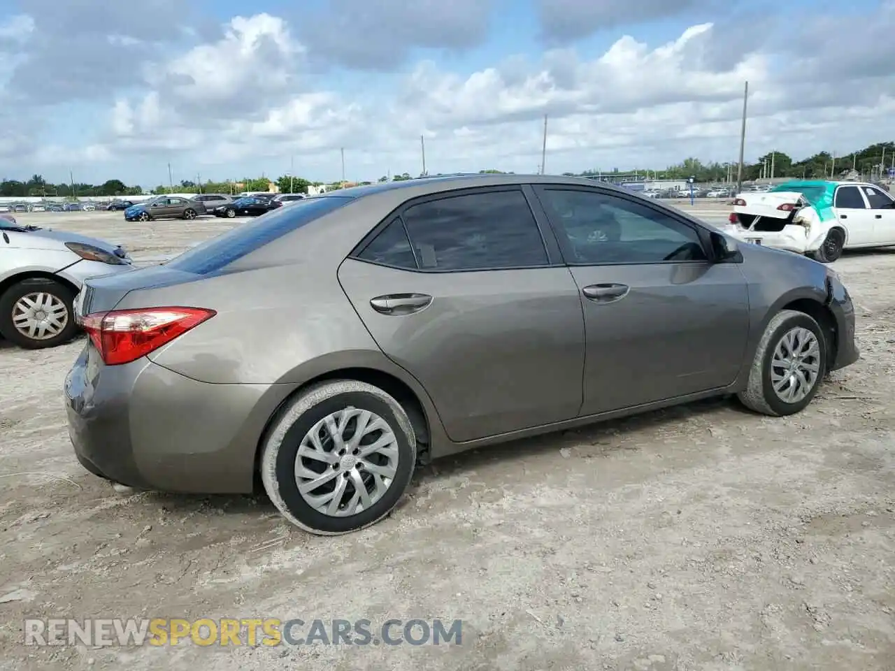 3 Photograph of a damaged car 2T1BURHE8KC193301 TOYOTA COROLLA 2019