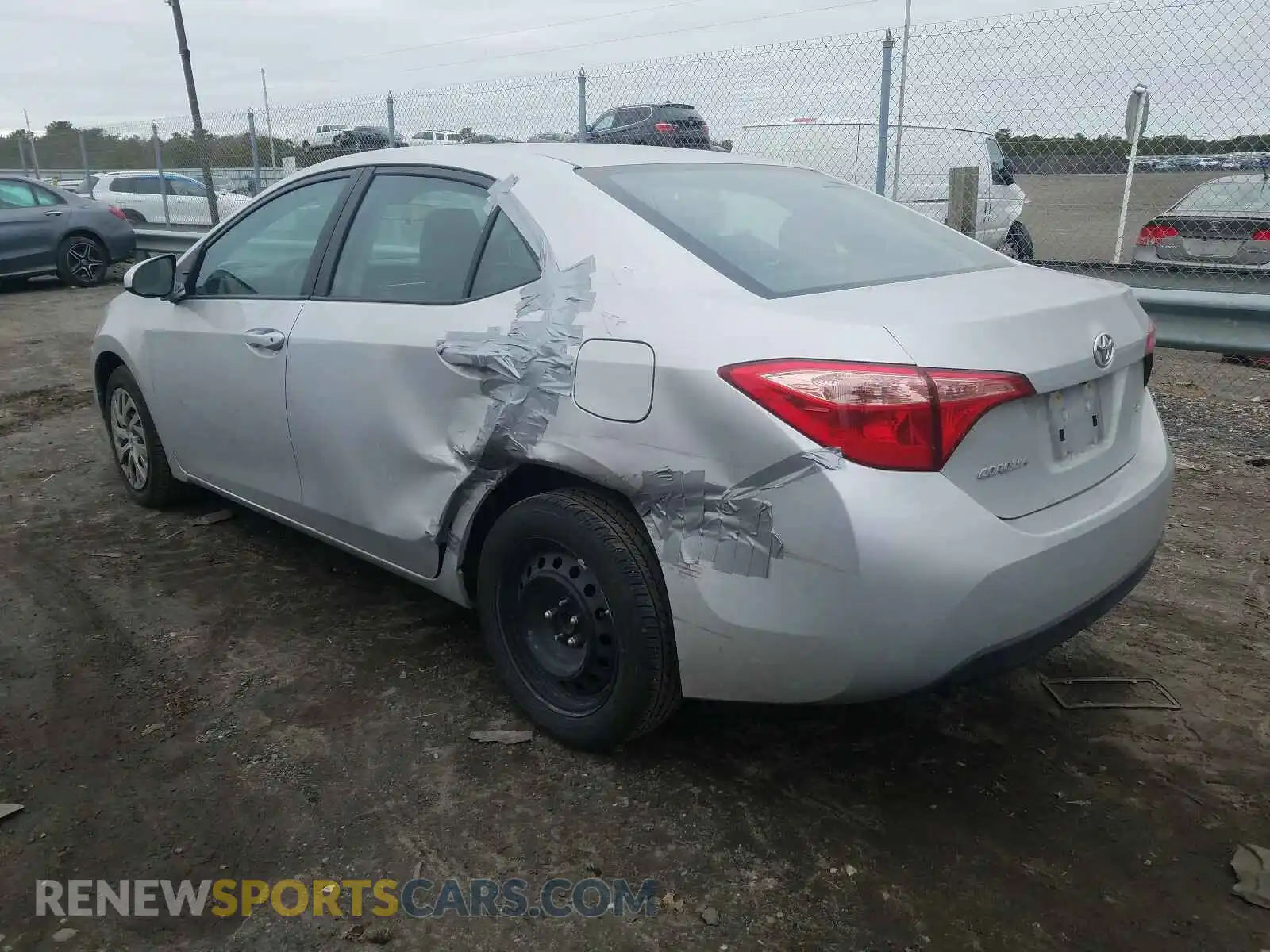 3 Photograph of a damaged car 2T1BURHE8KC198675 TOYOTA COROLLA 2019