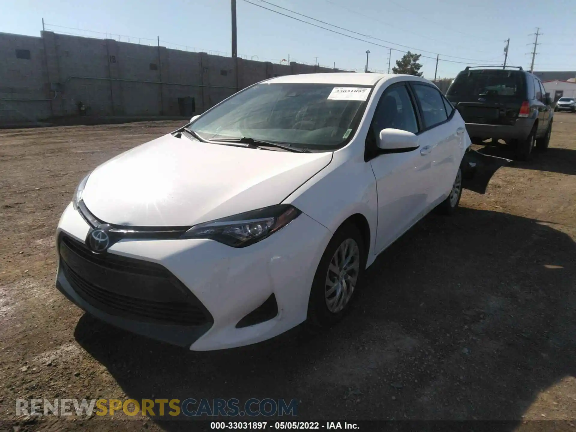 2 Photograph of a damaged car 2T1BURHE8KC199258 TOYOTA COROLLA 2019