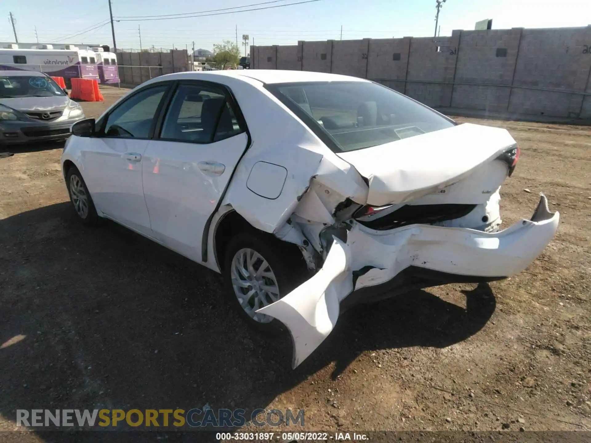 3 Photograph of a damaged car 2T1BURHE8KC199258 TOYOTA COROLLA 2019