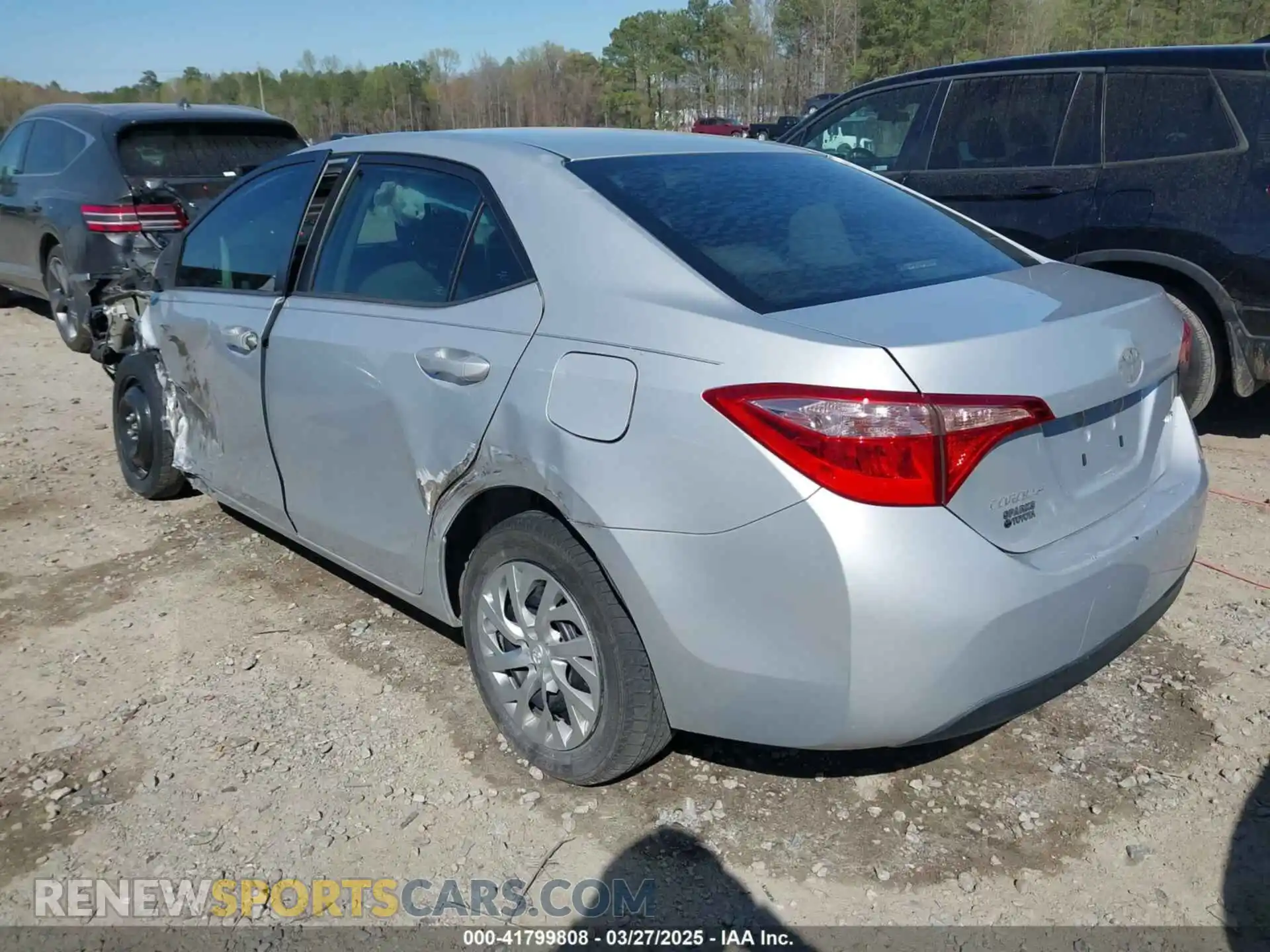 3 Photograph of a damaged car 2T1BURHE8KC201851 TOYOTA COROLLA 2019