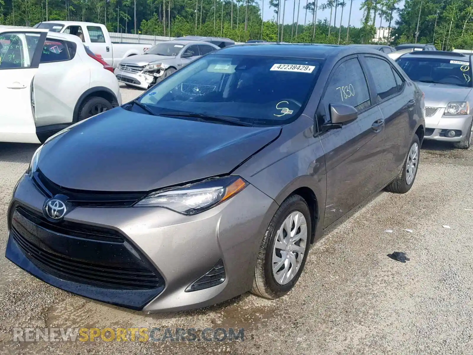 2 Photograph of a damaged car 2T1BURHE8KC204958 TOYOTA COROLLA 2019