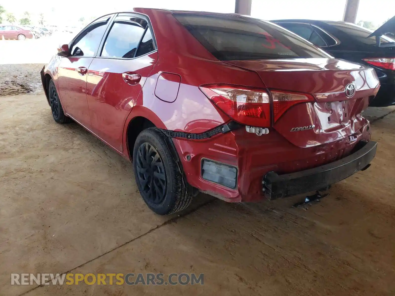 3 Photograph of a damaged car 2T1BURHE8KC233943 TOYOTA COROLLA 2019