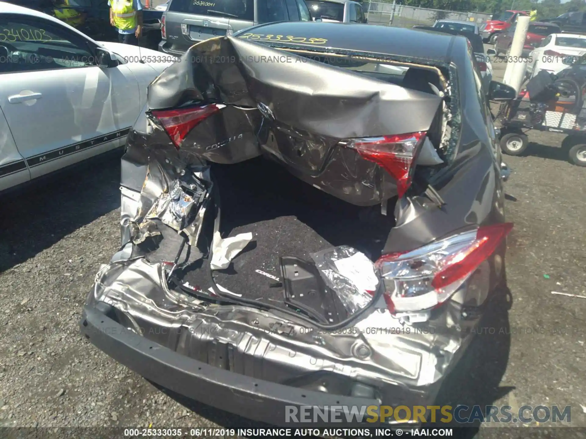 6 Photograph of a damaged car 2T1BURHE8KC242335 TOYOTA COROLLA 2019
