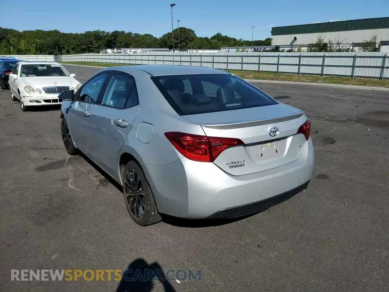 3 Photograph of a damaged car 2T1BURHE8KC243582 TOYOTA COROLLA 2019