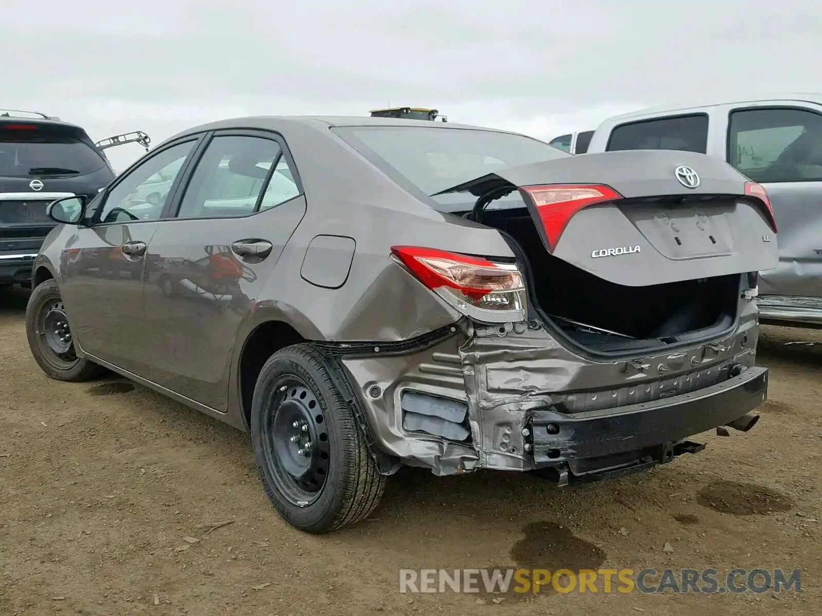 3 Photograph of a damaged car 2T1BURHE9KC161523 TOYOTA COROLLA 2019
