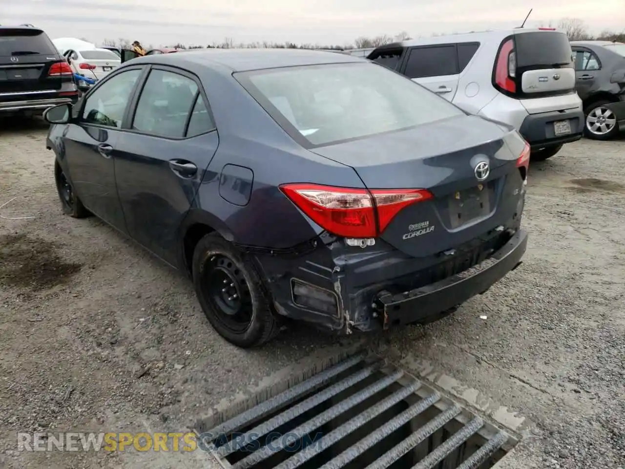 3 Фотография поврежденного автомобиля 2T1BURHE9KC163367 TOYOTA COROLLA 2019