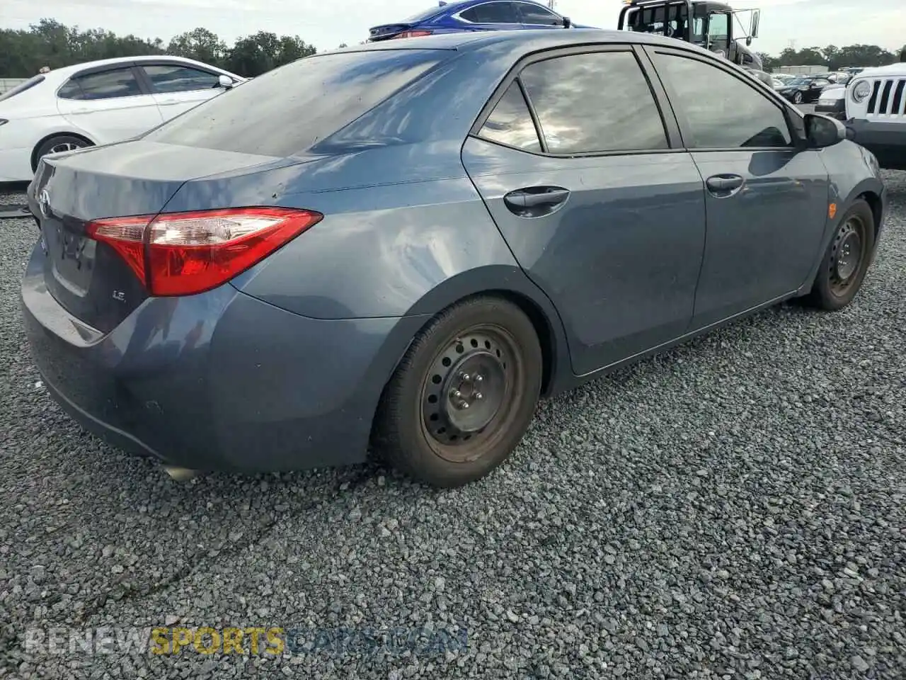 3 Photograph of a damaged car 2T1BURHE9KC165264 TOYOTA COROLLA 2019