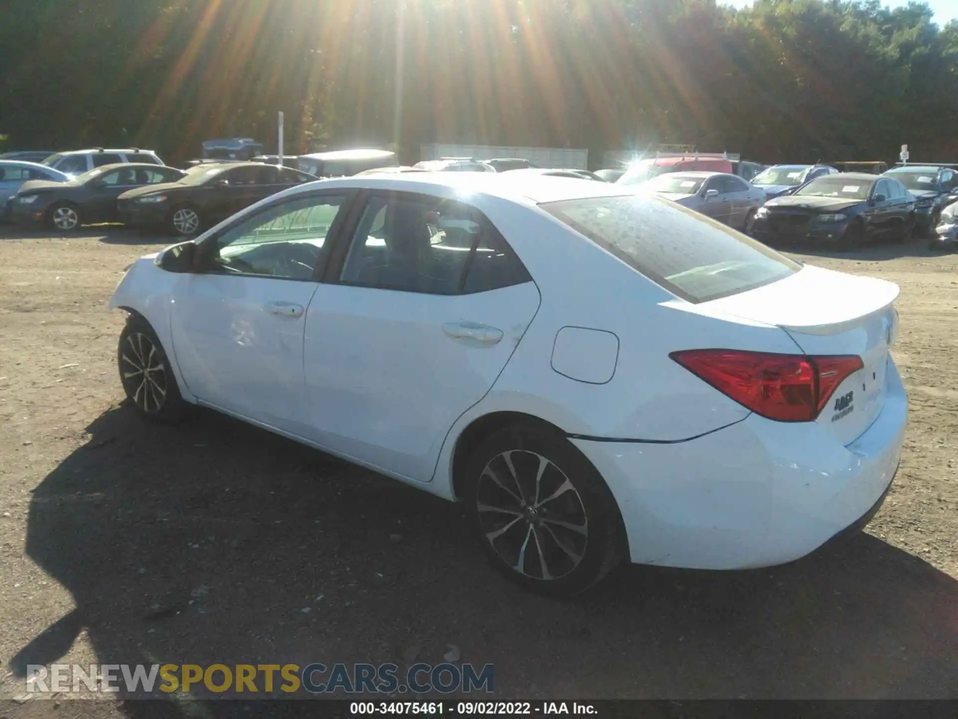 3 Photograph of a damaged car 2T1BURHE9KC170965 TOYOTA COROLLA 2019