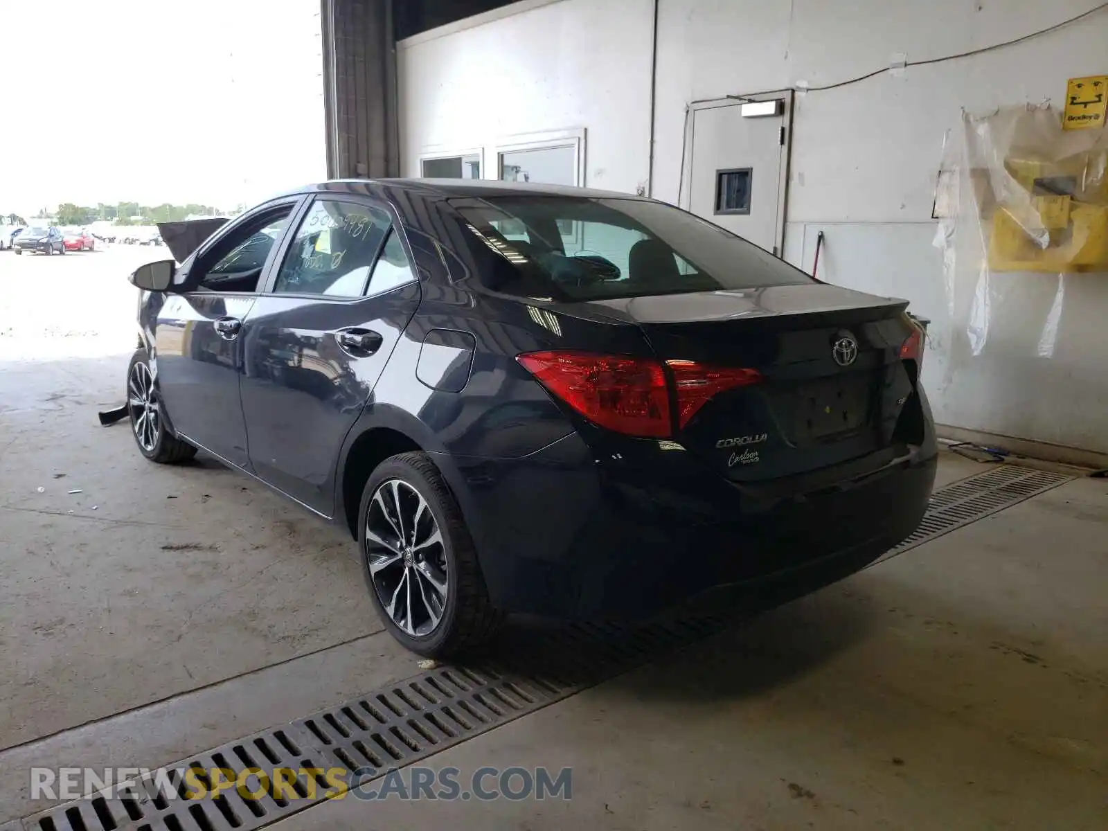 3 Photograph of a damaged car 2T1BURHE9KC182971 TOYOTA COROLLA 2019