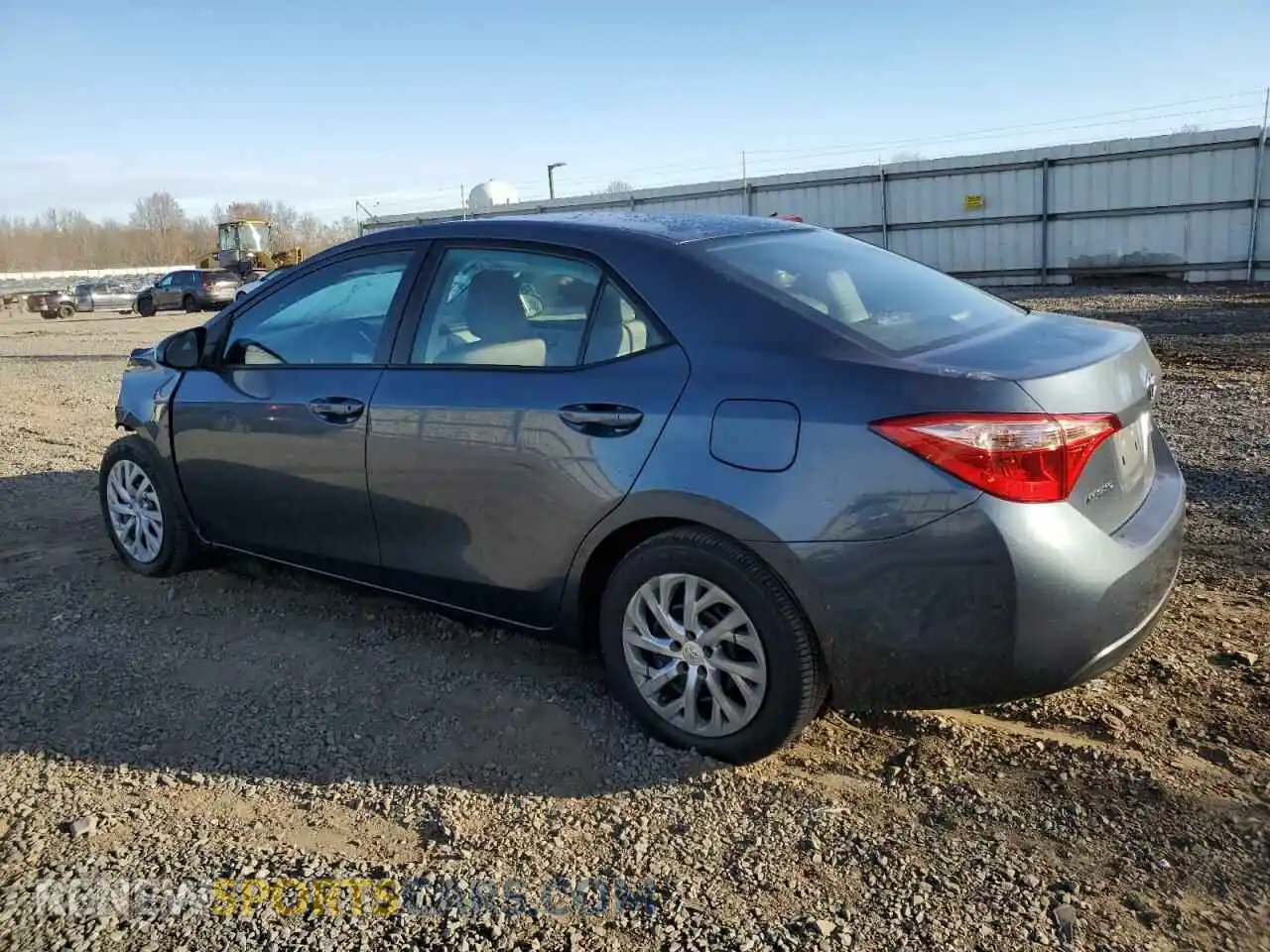 2 fotografías del automóvil dañado 2T1BURHE9KC198023 TOYOTA COROLLA 2019