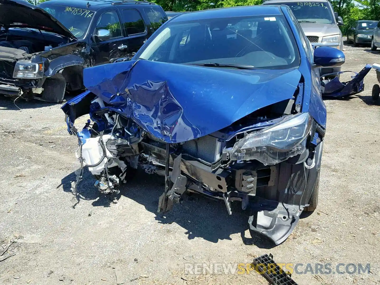 9 Photograph of a damaged car 2T1BURHE9KC211093 TOYOTA COROLLA 2019
