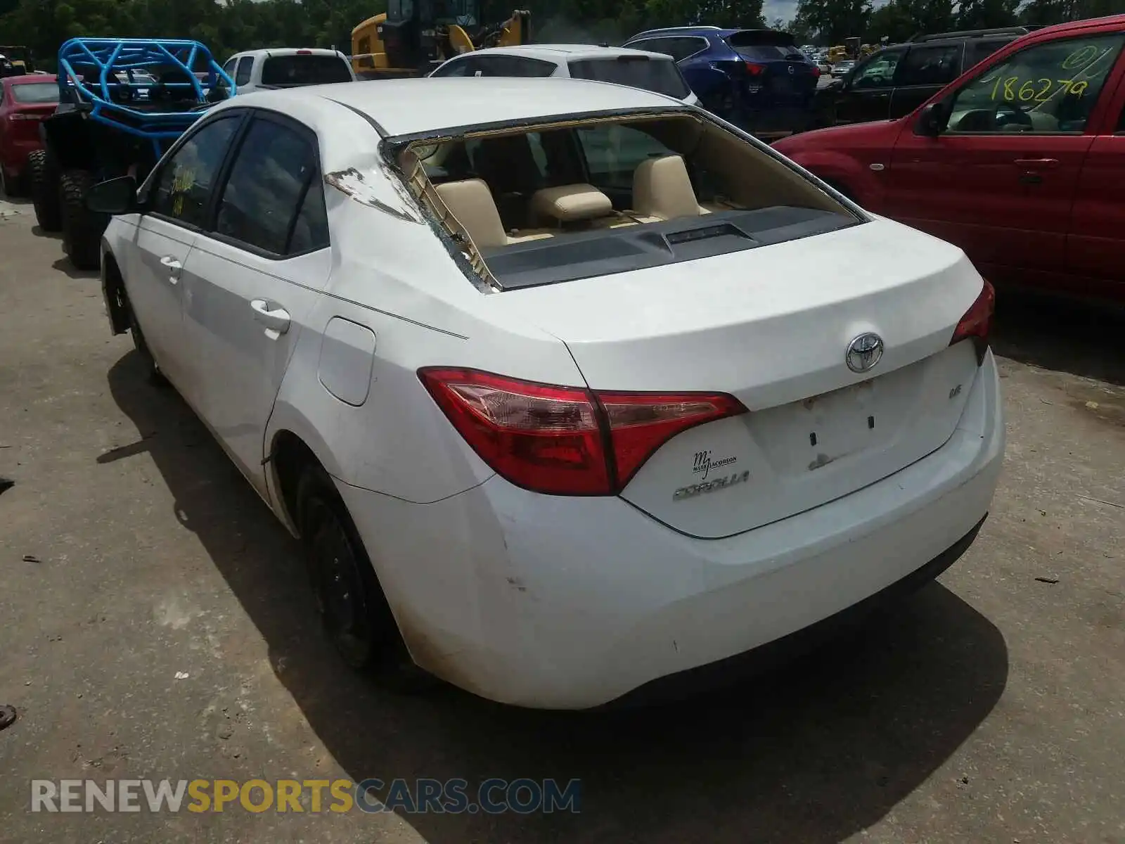 3 Photograph of a damaged car 2T1BURHE9KC216889 TOYOTA COROLLA 2019