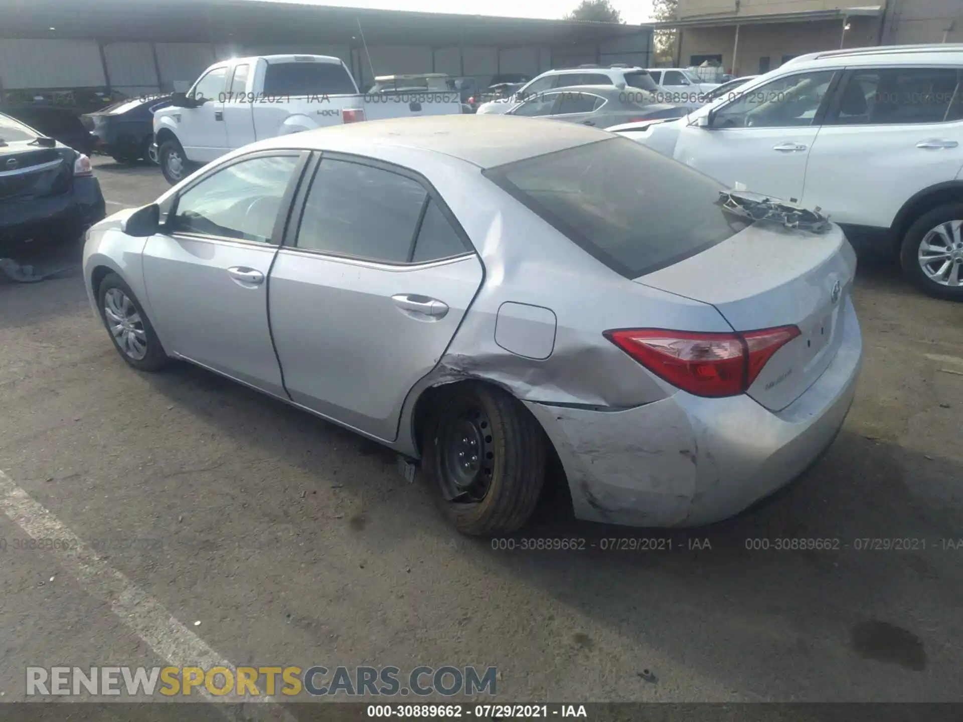 3 Фотография поврежденного автомобиля 2T1BURHE9KC224720 TOYOTA COROLLA 2019