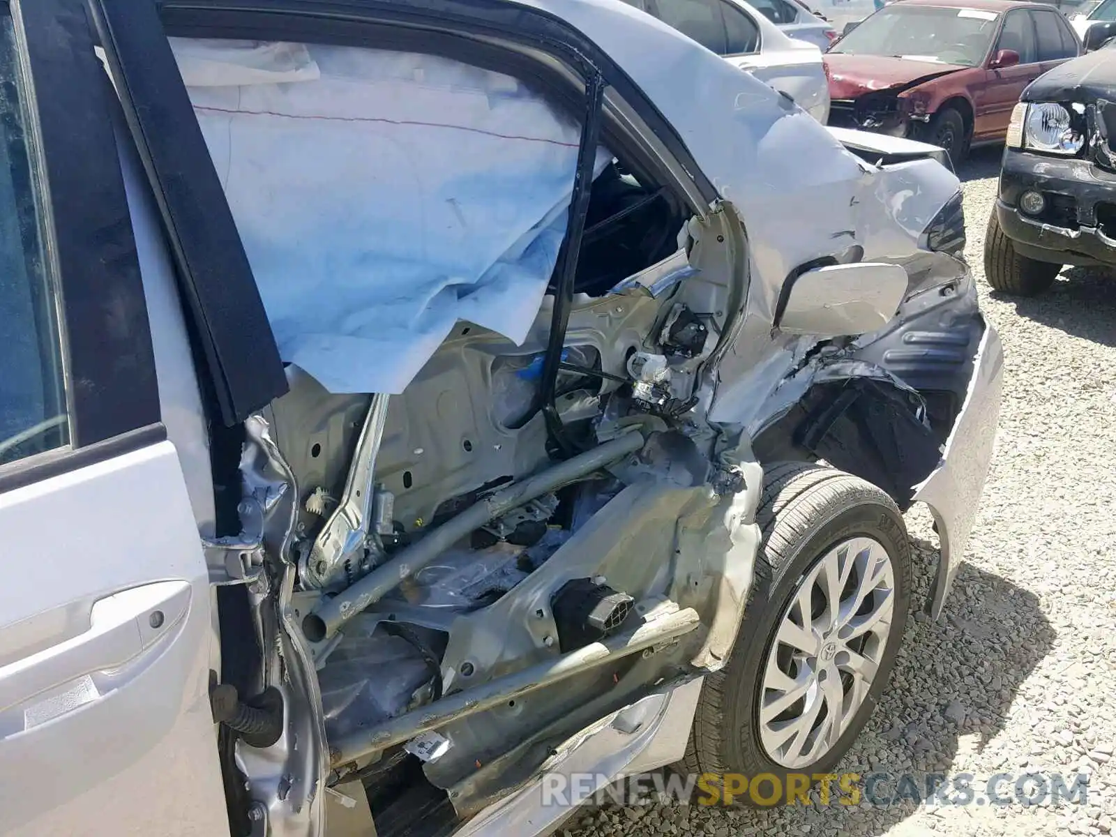 9 Photograph of a damaged car 2T1BURHE9KC238360 TOYOTA COROLLA 2019