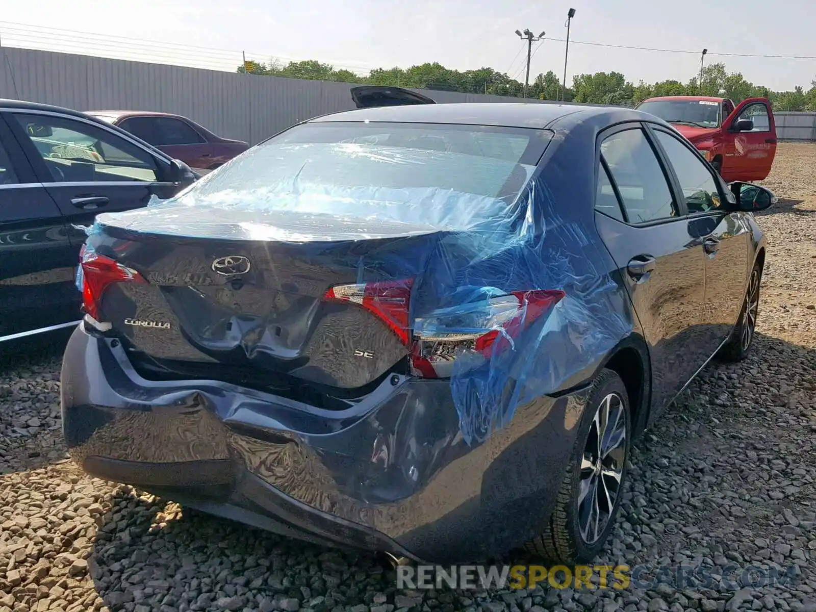 4 Photograph of a damaged car 2T1BURHE9KC241579 TOYOTA COROLLA 2019