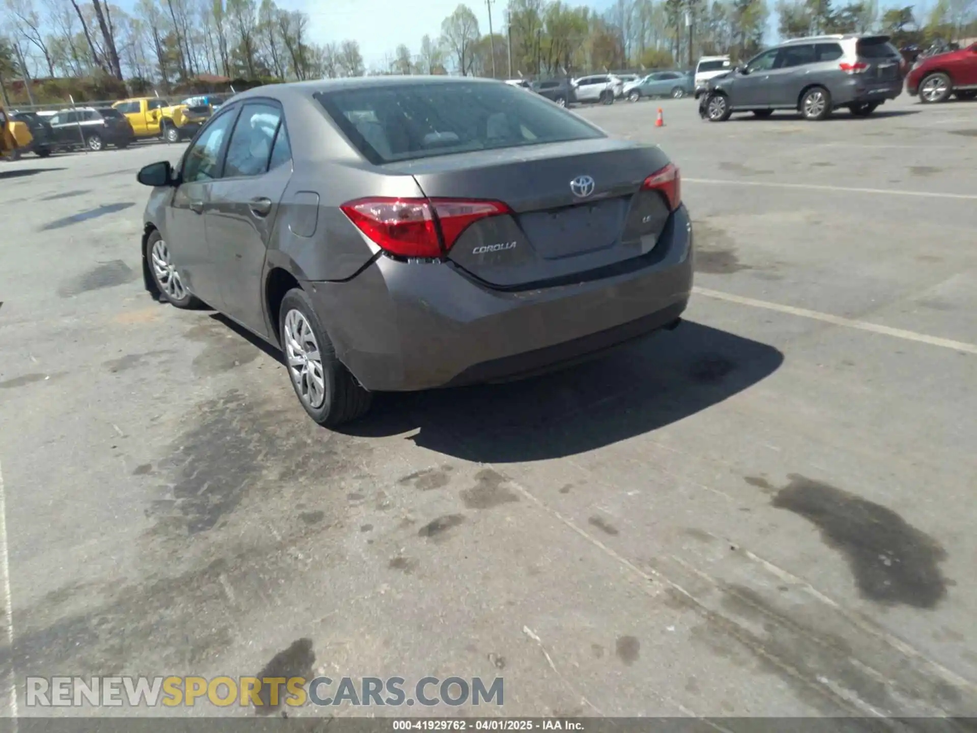3 Photograph of a damaged car 2T1BURHEXKC138400 TOYOTA COROLLA 2019